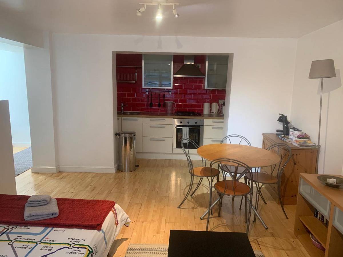 Cozy 1 Bedroom Basement Flat London Luaran gambar